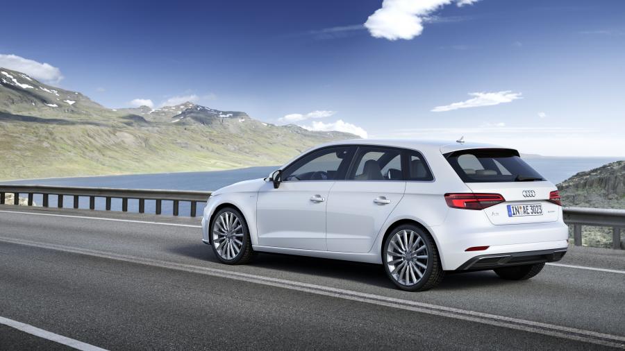  Audi A3 Sportback e-tron (8V) 2016 года  (фото 5 из 31)